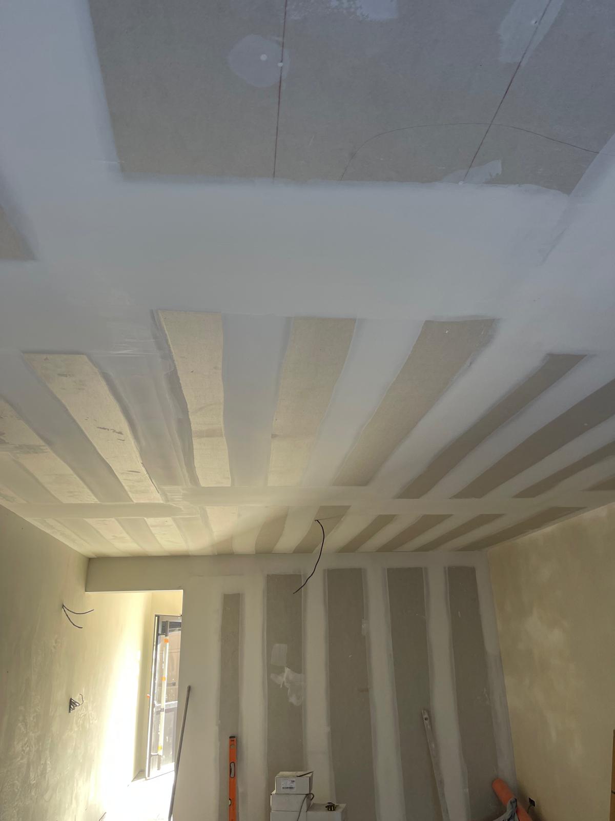 Gyproc plafond pleisterwerk afwerking renovatie - Sanitro Waasland